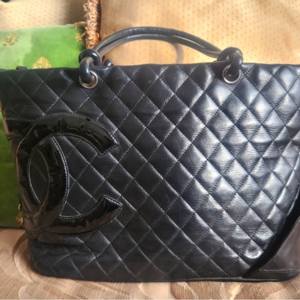 🛑SOLD🛑Chanel Black Quilted Leather Tote